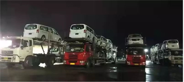 隔离惹人愁，疫情何时休？救护冲一线，威霆勇当头