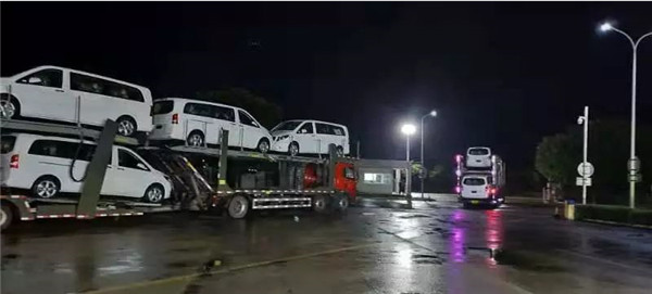 隔离惹人愁，疫情何时休？救护冲一线，威霆勇当头